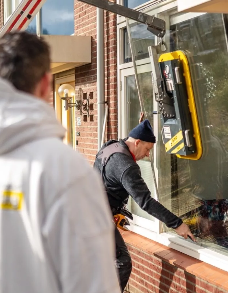 Vastgoedonderhoudsbedrijf werkend met Software voor vastgoedonderhoudsbedrijven - Glaszetten en beglazing vastgoed